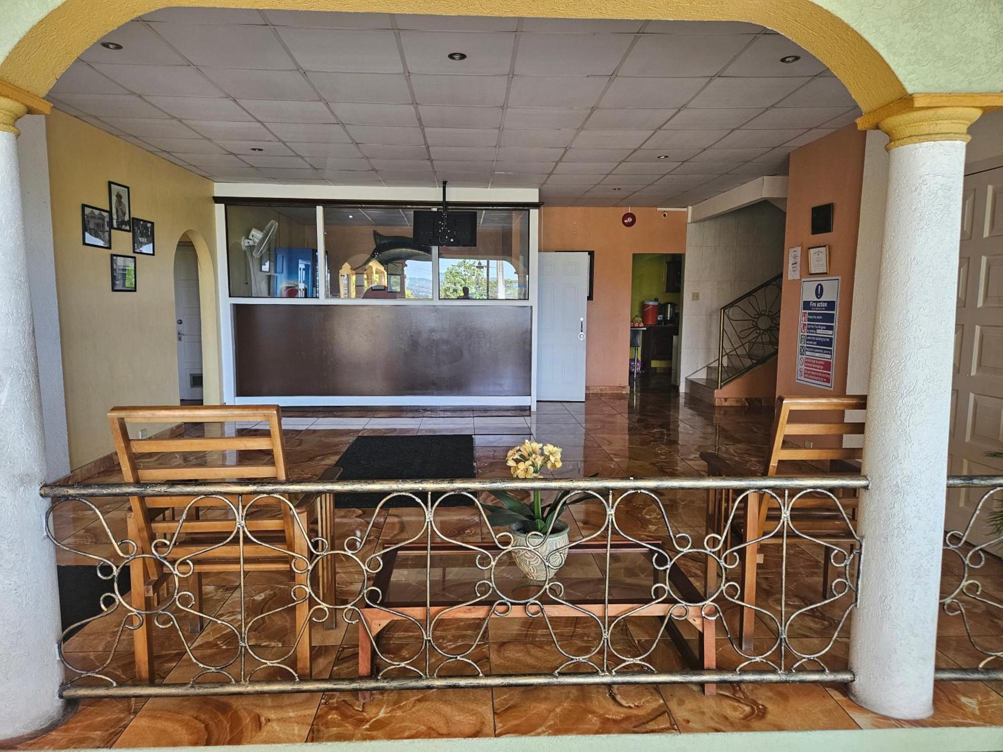 Palm Bay Guest House & Restaurant Montego Bay Exterior foto