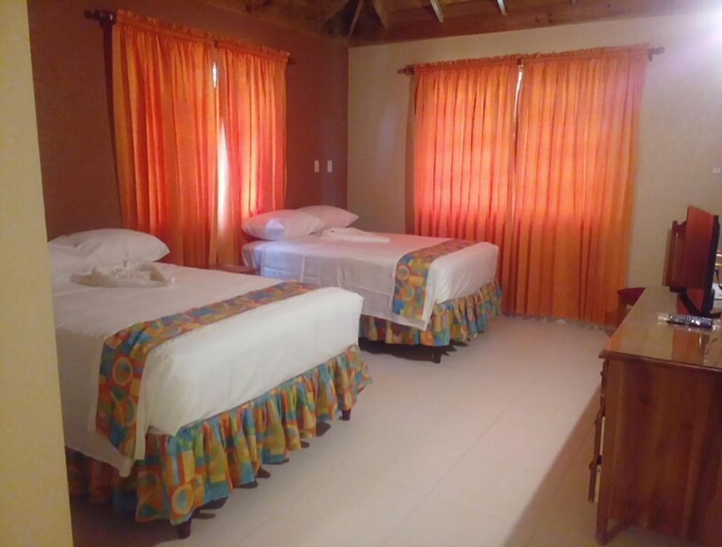 Palm Bay Guest House & Restaurant Montego Bay Exterior foto